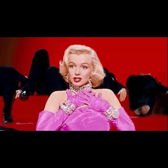 LIKE THIS to BOOKMARK MY CLOSET - Picture 5 of 7